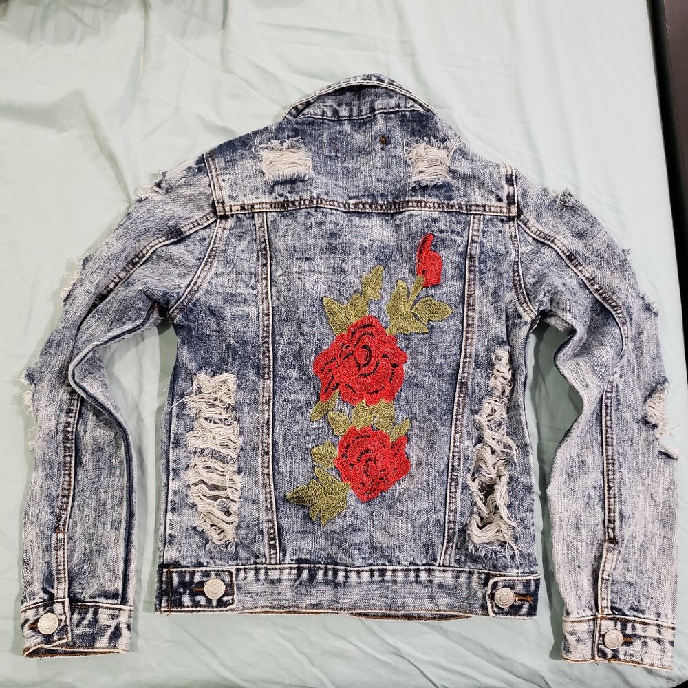 Thrill Destroyed Denim Jacket Size M - image 5